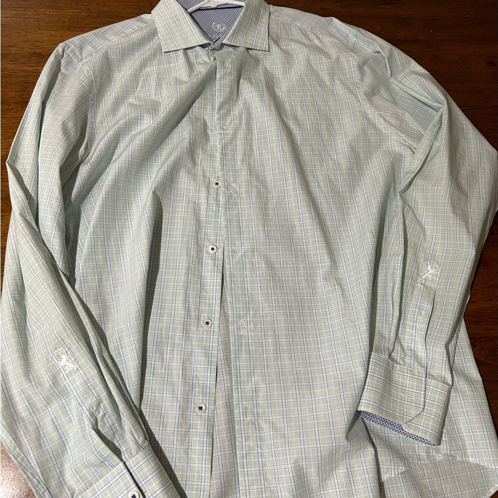 Bugatchi Mens Casual Button Up 
Mens size 17.5
Used in very good condition